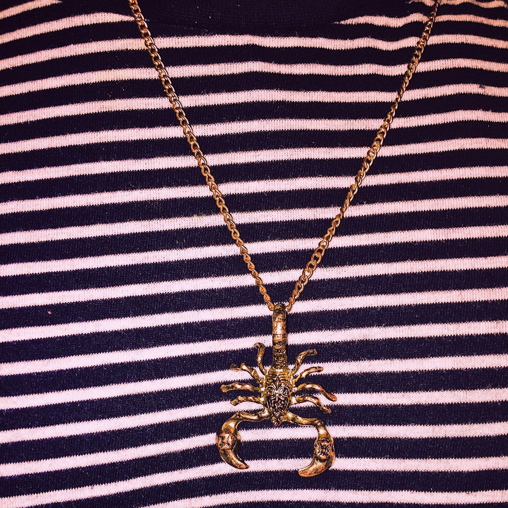 Gold Scorpion Chain (Unisex)